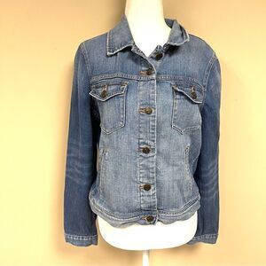 👠J Crew jean jacket with anchor buttons. Size M